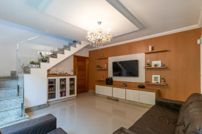 Casa para venda em Interlagos com 3 quartos, sendo 3 suítes, 3 vagas, 125m²
