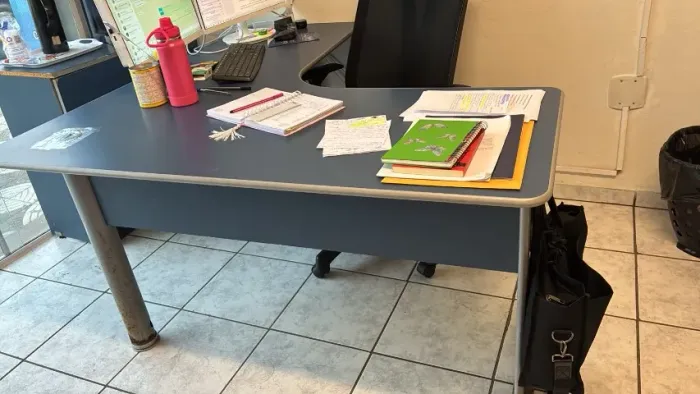 Mesa para escritório em L