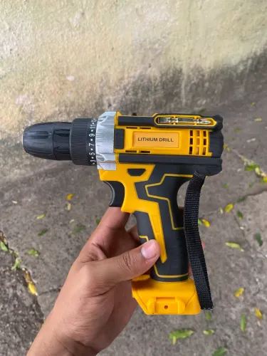 Furadeira 48V com duas baterias