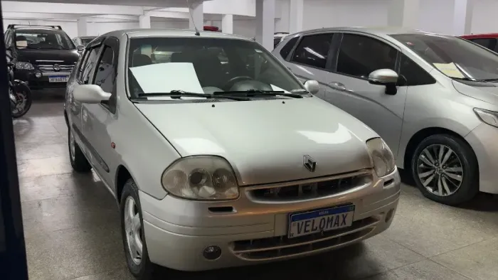 Renault Clio RT/ Privilège 1.6 16V 5P 2003