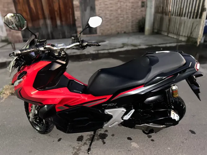 Honda adv 2022 vermelha