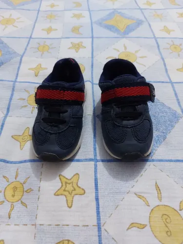 Tênis infantil p/ menino usado 