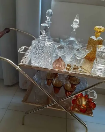 Antiguidades ( Carrinho de chá)