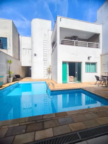 Sobrado com piscina para venda ou troca no Dona Regina, SBO