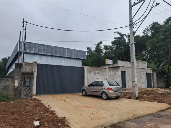 Galpão - alugo novo - 560 m2 - com doca - patio 17 m2 - taruma