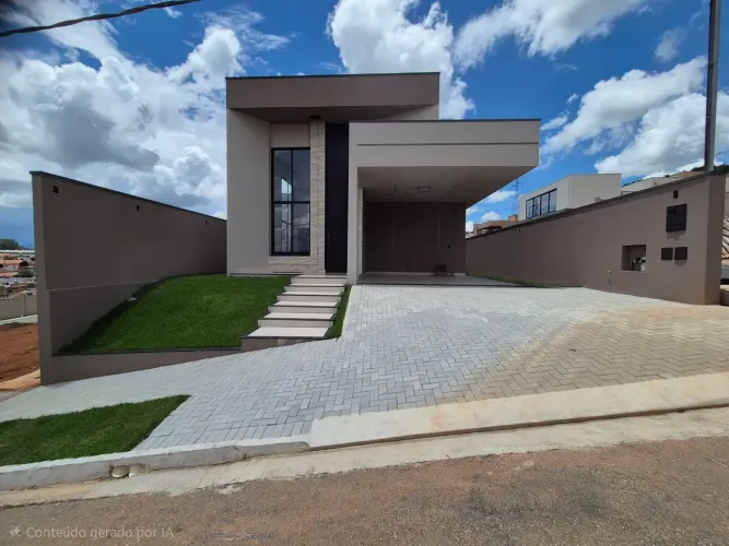 Casa no Condomínio Las Palmas