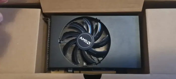Placa de video AMD VEGA 56 NANO 8 GB HMB2 alto desempenho (RTX 3060) baixo custo!