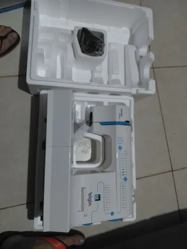 Máquina de costura nova 