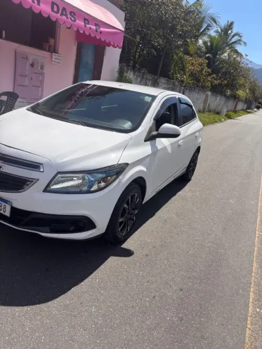 Chevrolet Onix Hatch LT 1.4 8V Flex Power Mec. 4P 2014
