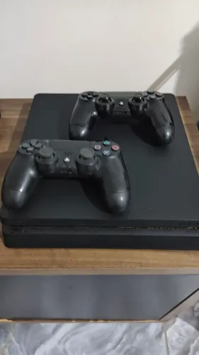 Playstation 4 + 2 controles 1tb v14.00