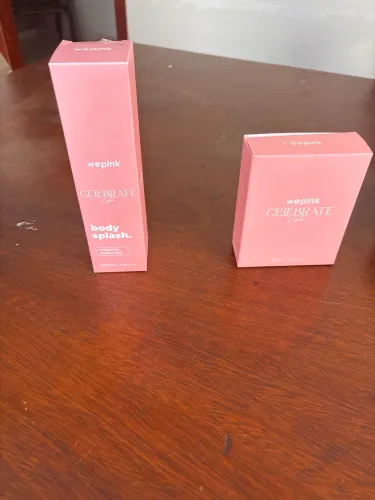 Vendo perfume body splash wepink