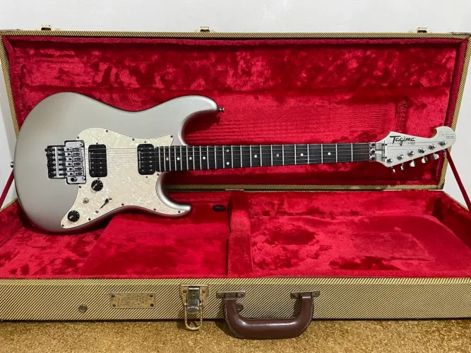 Guitarra TAGIMA RF-1