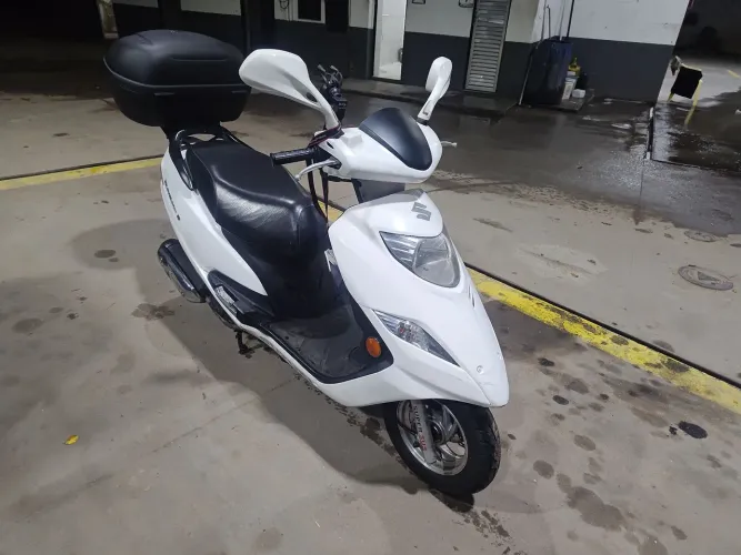 Suzuki Burgman 125i 2013
