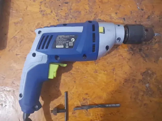 Furadeira de Impacto 450W 220V 3000rpm