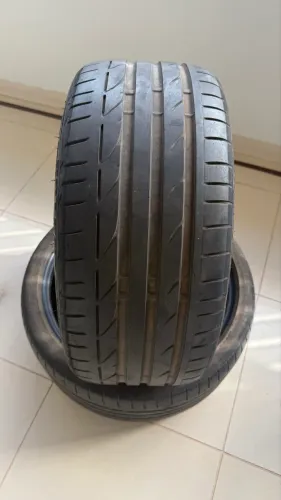 Vendo 2 Pneus Bridgestone 255/35/19 Estado de Zero