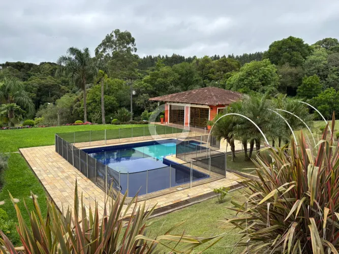Sítio de 8,5 Alqueires no Caminho do Vinho São José dos Pinhais, com Casa Sede, Piscina e