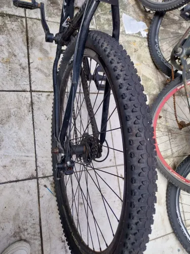 Vendo Bicicleta roda traseira desalinhada 
