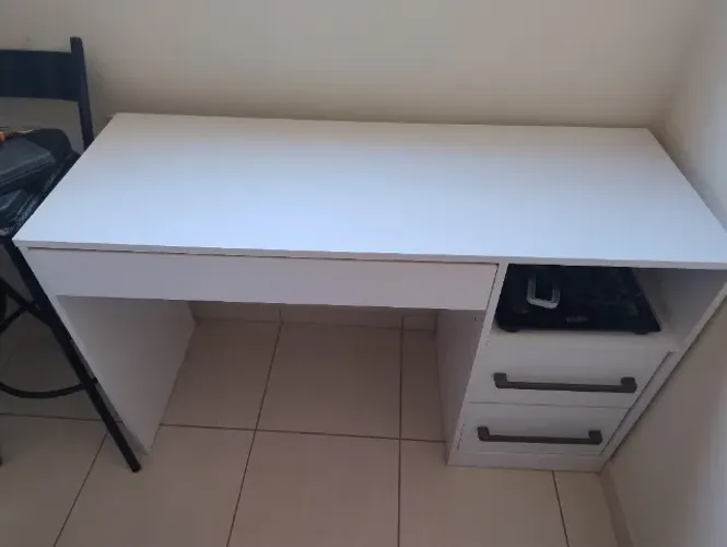 escrivaninha muito bom estado