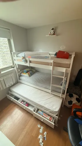 Treiliche com gaveta madeira maciça e mdf já com colchões