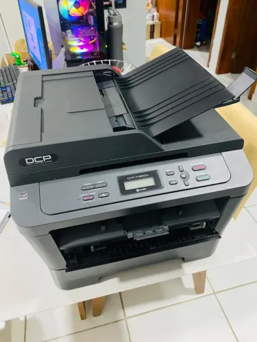 Impressora  laser preto e branco 