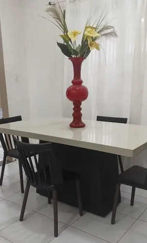 Mesa com 4 Cadeiras 