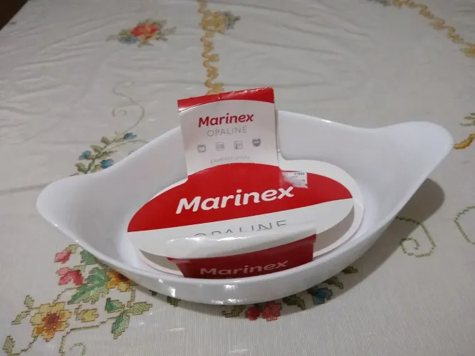 Assadeira oval pequena opaline marinex.