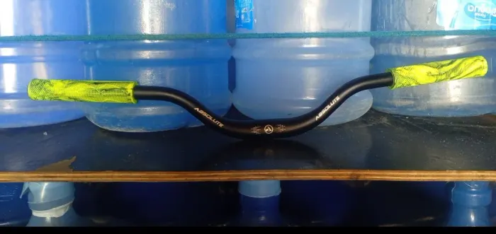 Guidão com uma manopla 
