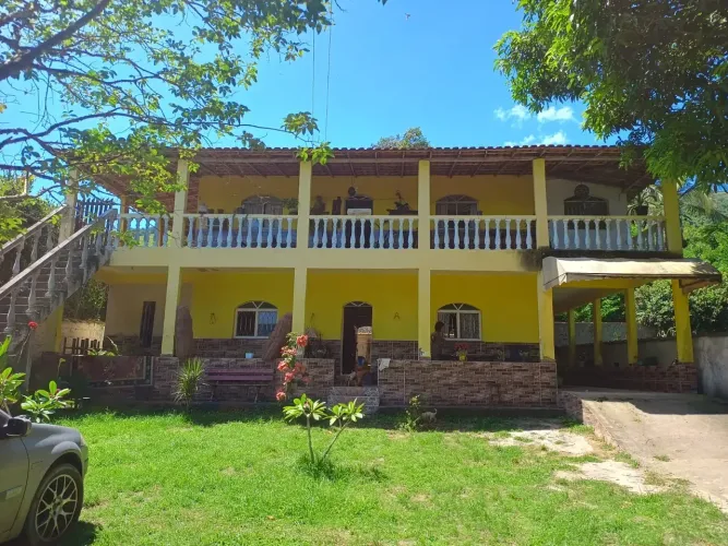 Cachoeiras de Macacu-Lindissimo sítio 1800m2,pomar, 2 casas independentes.Junto rodovia. A