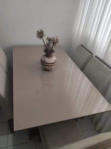 Mesa de Jantar Madeira com Vidro, com 1,60 m de comprimento, com Seis Cadeiras