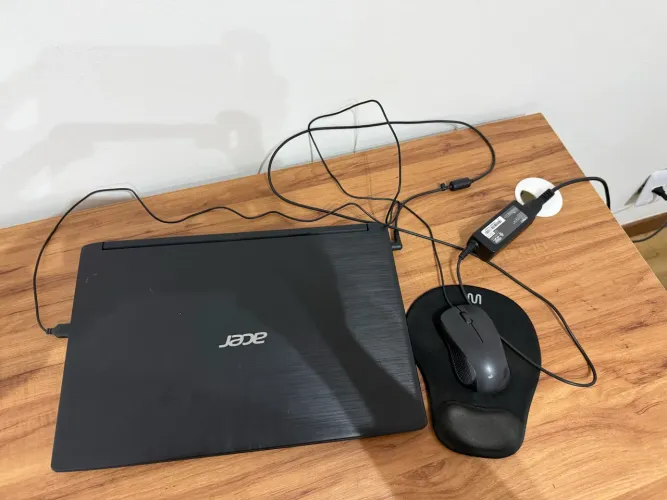 NOTEBOOK ACER em perfeito estado 