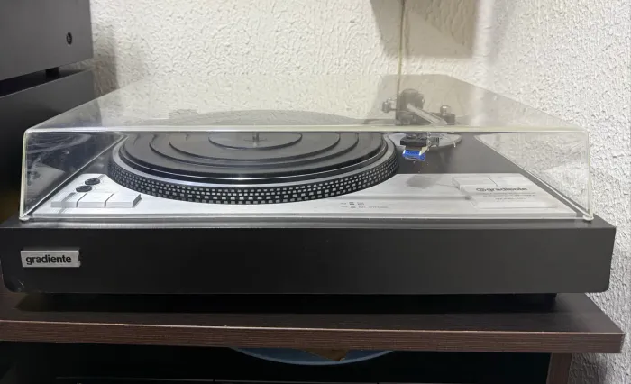 Toca discos DD1 Gradiente 