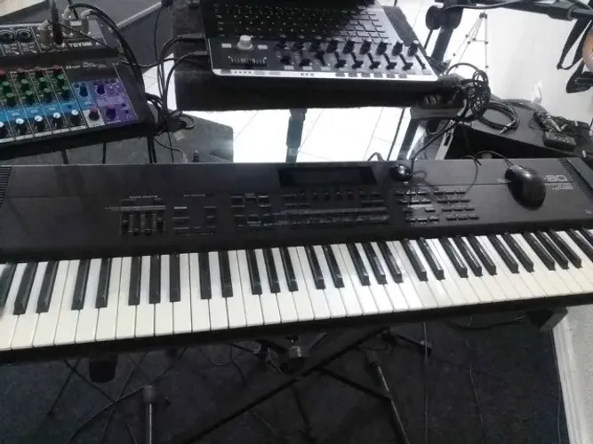 Teclado Roland XP80 para troca por teclado arranjador