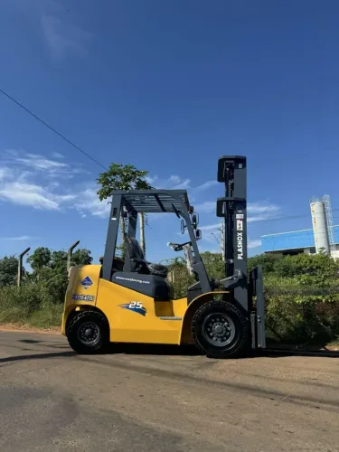 Empilhadeira nova, diesel com torre de 6mts - Plasnox CPCD25