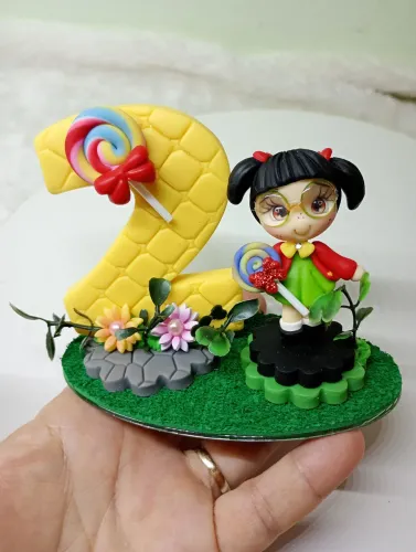Vela Personalizada Chiquinha em Biscuit