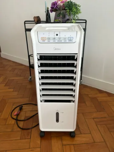 Climatizador portátil frio Midea AKAF1 220V branco