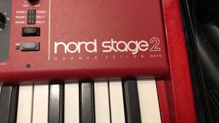Vendo nord stage 2 hammer action 76 teclas impecável !!!