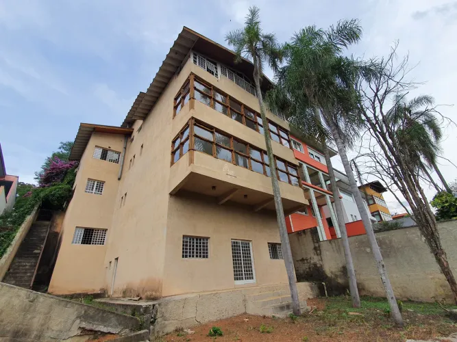 Imperdível: Casa em condomínio de luxo com 3 quartos, 3 suítes e 6 banheiros na cidade de