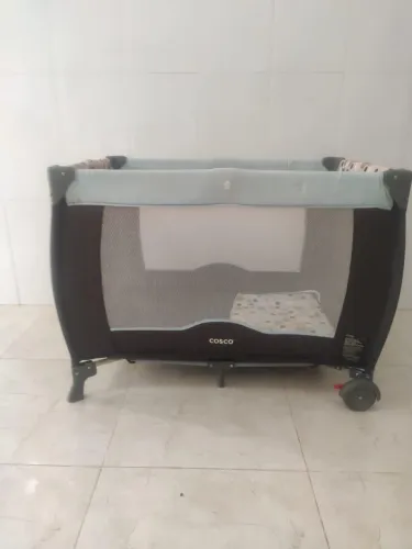 Berço Portátil Cosco Toybar Desmontável - 2 Níveis de Altura para Crianças até 15Kg
