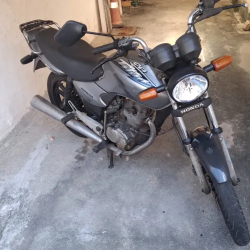 MOTO CG TITAN - ES / 2003