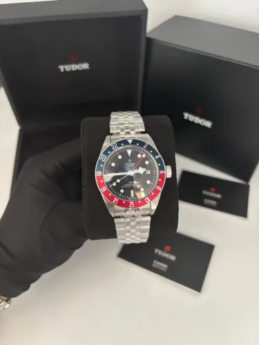 Relógio Tudor black bay gmt Pepsi 
