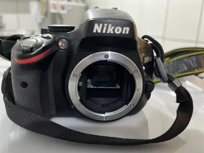 CÂMERA D5100