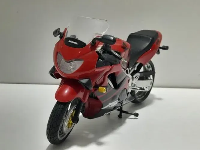Miniatura Honda 600f4 Maisto 1/12 (Detalhes em Dourado)