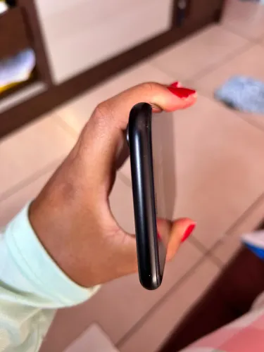 iPhone XR 64GB Preto
