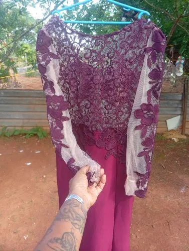 Vestido Longo de Festa Marsala em Renda - Modelagem Sereia