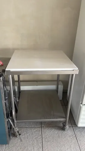 Mesa Inox de manipulação de alimentos 