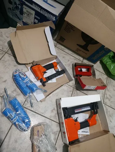 Vende-se ferramentas de trabalho