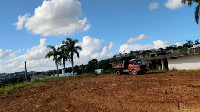 LM TERRAPLANAGEM e Limpeza