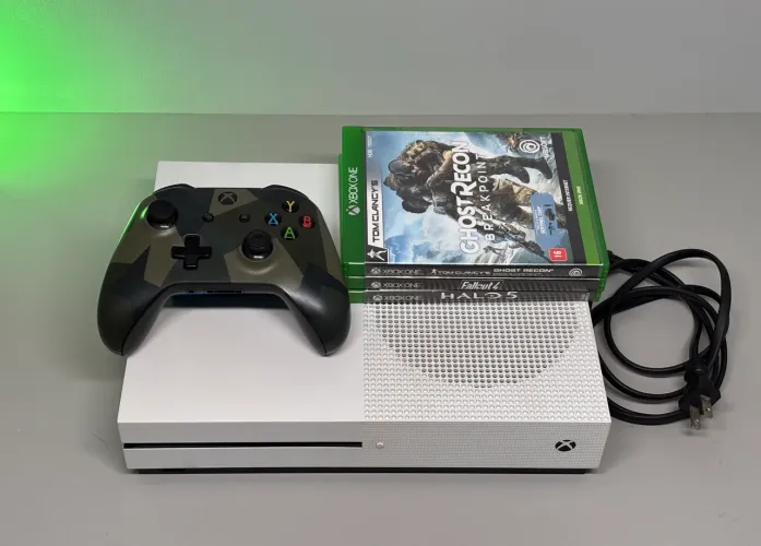 Xbox one s com 1.000 gb e jogos