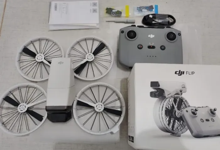 Drone DJI Flip Standard Sem Tela BR, 4K, 60 FPS, Sensor CMOS, Até 50 min de voo