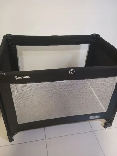 Berço desmontável portátil da Burigotto até 15kg, acompanha colchão 